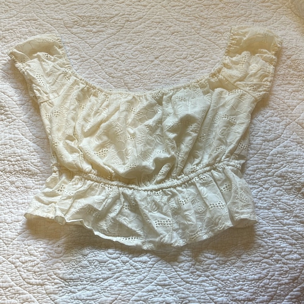 White Endless Blu Cropped Blouse Lace Flower Detail